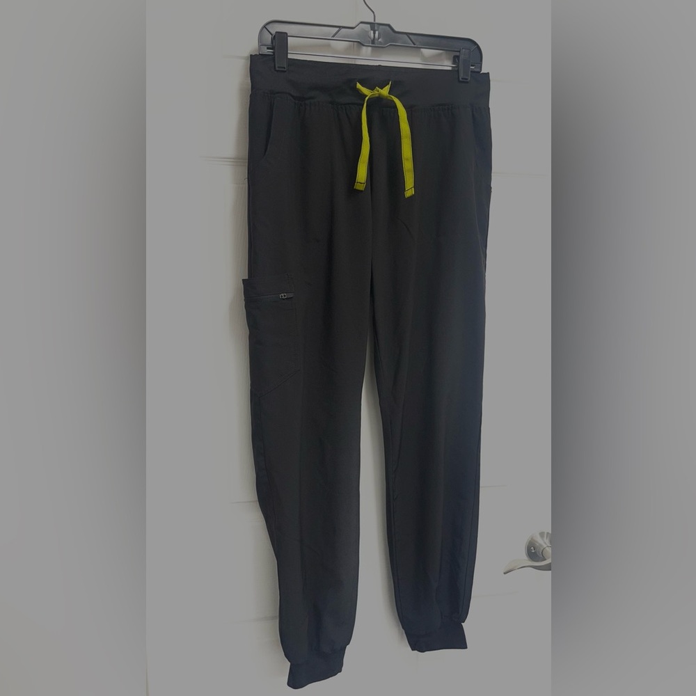 Mint Black Scrub Joggers with Yellow Drawstring sz L